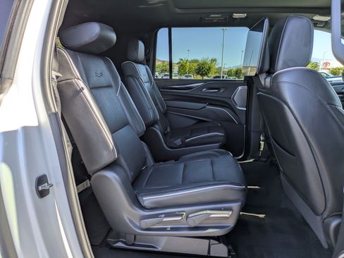 Used 2022 Cadillac Escalade ESV Sport w/ Touring Package AWD/4WD image 30