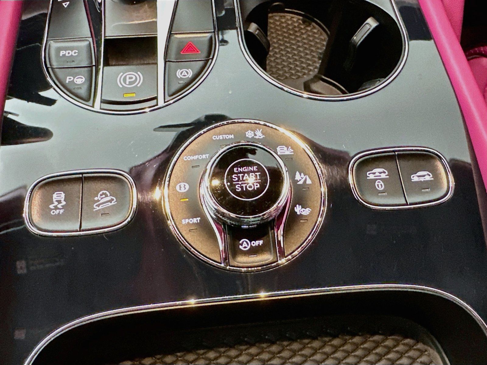 Used 2023 Bentley Bentayga Extended Wheelbase AWD/4WD image 60