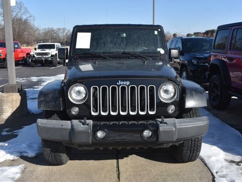 Used 2018 Jeep Wrangler Sahara w/ Connectivity Group image 2