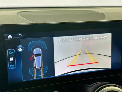 New 2025 Mercedes-Benz GLB 250 4MATIC image 14