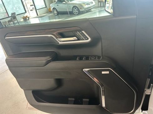 Used 2023 GMC Sierra 1500 SLT AWD/4WD image 12