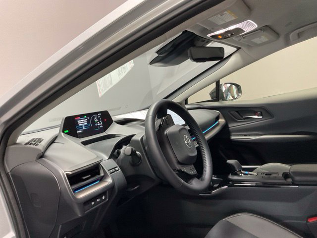 Used 2024 Toyota Prius XLE FWD image 17