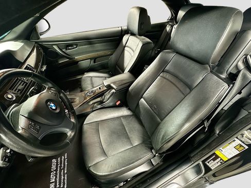 Used 2013 BMW 335i Convertible image 21