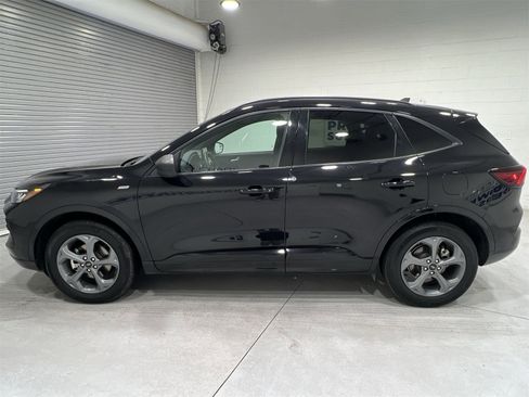Used 2024 Ford Escape ST-Line image 5