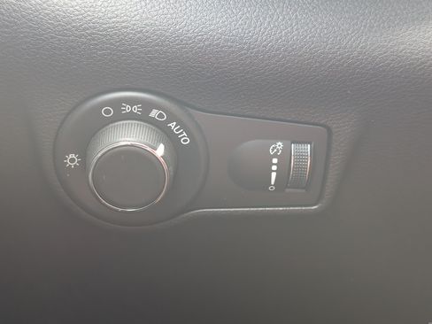 Used 2025 Jeep Compass Sport w/ Mopar Graphics Package AWD/4WD image 8