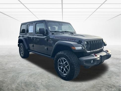 Used 2024 Jeep Wrangler Unlimited Rubicon AWD/4WD image 2