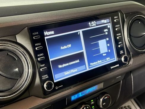 Used 2022 Toyota Tacoma TRD Sport w/ Technology Package RWD image 14