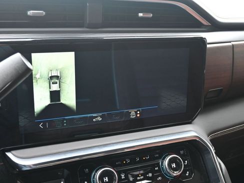 Used 2024 GMC Sierra 3500 Denali Ultimate image 35