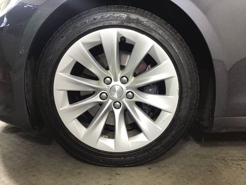 Used 2018 Tesla Model S 100D image 11