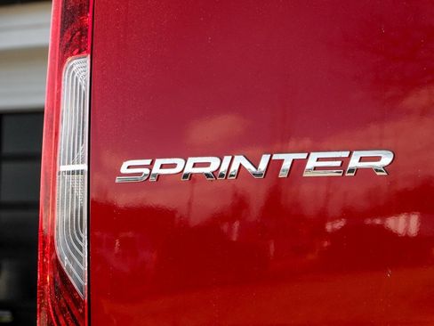 Used 2025 Mercedes-Benz Sprinter 2500 image 10