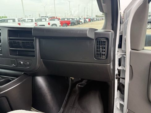 Used 2017 Chevrolet Express 3500 Work Van image 31