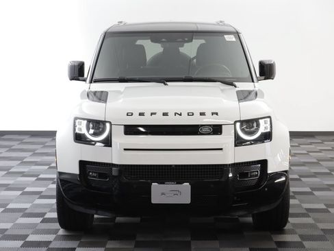 Certified 2025 Land Rover Defender 110 X-Dynamic SE AWD/4WD image 23