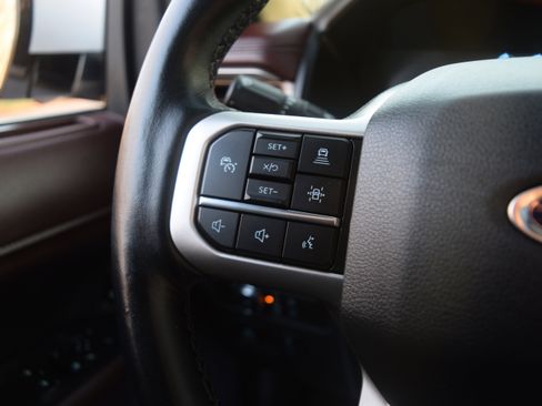 Used 2022 Ford Expedition Max Limited image 6