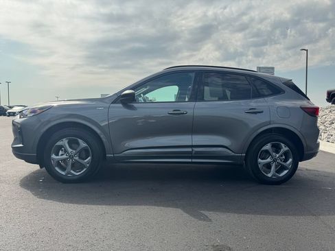 Used 2024 Ford Escape ST-Line w/ Tech Pack #1 AWD/4WD image 8
