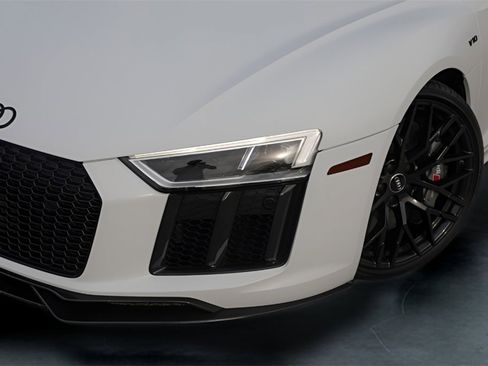 Used 2018 Audi R8 V10 plus image 3