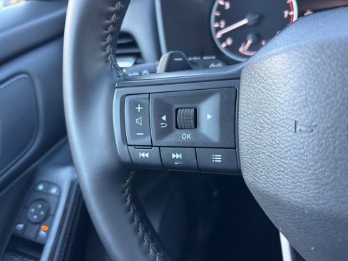 Used 2025 Nissan Rogue SV FWD image 26