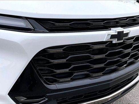 Used 2025 Chevrolet Trax ACTIV w/ Sunroof Package image 27