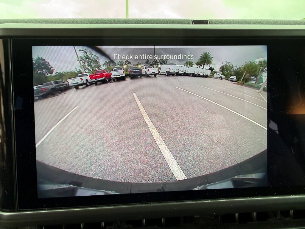 Used 2026 Jeep Wrangler Unlimited Sahara AWD/4WD image 24