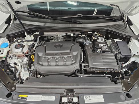 Used 2020 Volkswagen Tiguan SE R-Line image 18