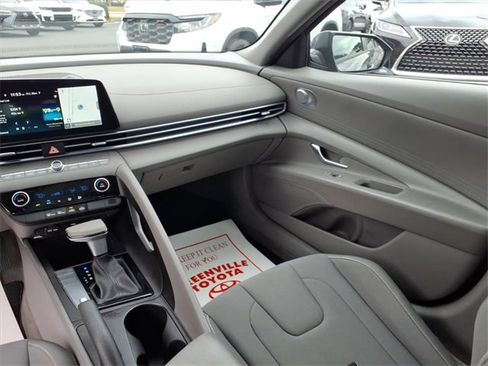 Used 2024 Hyundai Elantra SEL image 10