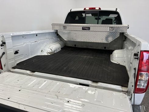 Used 2019 Nissan Frontier SV image 7
