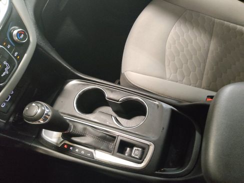 Used 2019 Chevrolet Equinox LS FWD image 26