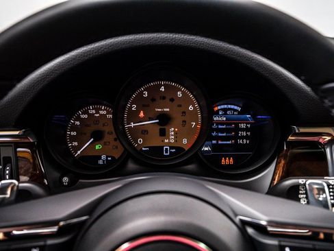 New 2026 Porsche Macan image 15