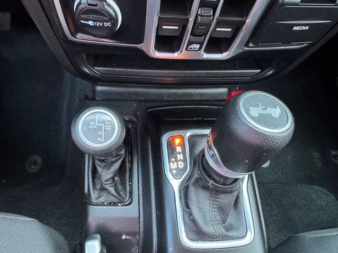 Used 2023 Jeep Wrangler Unlimited w/ Cold Weather Group AWD/4WD image 18