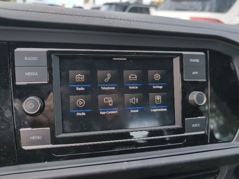 Used 2022 Volkswagen Jetta Sport image 13