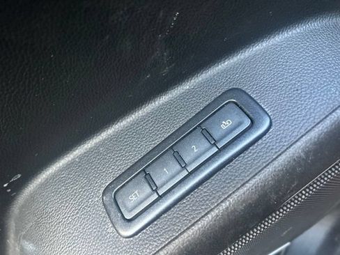 Used 2019 GMC Yukon XL SLT w/ Open Road Package RWD image 17