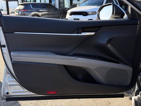 Used 2022 Toyota Camry LE image 14