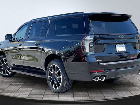New 2026 Chevrolet Suburban RST w/ Advanced Technology Package AWD/4WD image 3