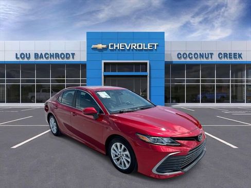 Used 2024 Toyota Camry LE image 2