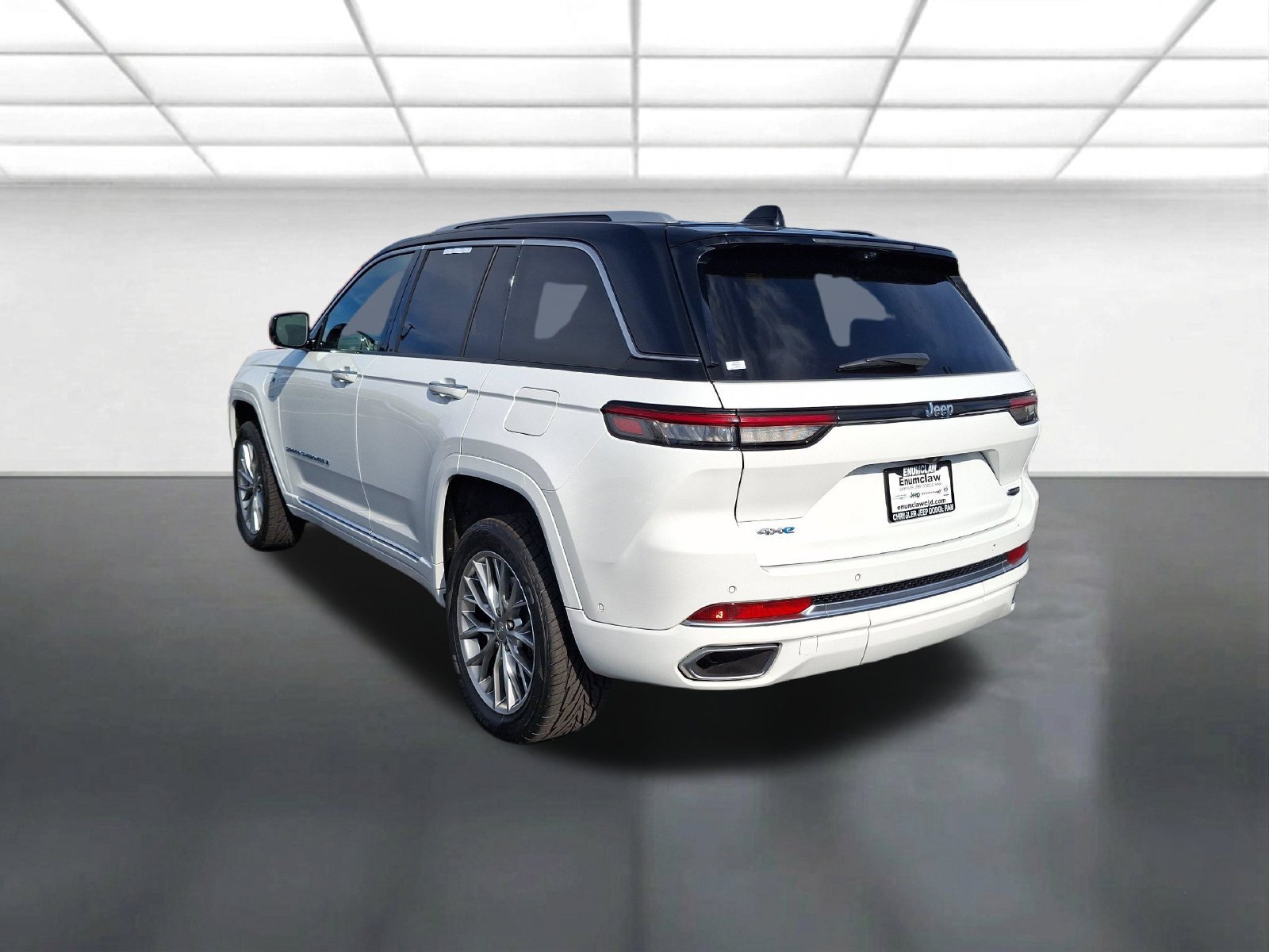 Used 2022 Jeep Grand Cherokee Summit w/ Advanced Protech Group IV AWD/4WD image 5