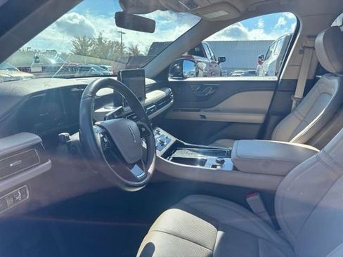 Used 2020 Lincoln Aviator Reserve w/ Equipment Group 201A AWD/4WD image 9