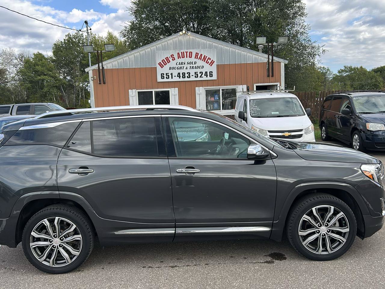 Used 2018 GMC Terrain Denali w/ GMC Pro Grade Package AWD/4WD image 4
