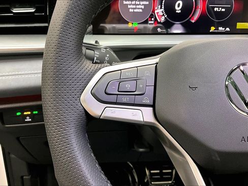 New 2026 Volkswagen Tiguan SE R-Line image 17