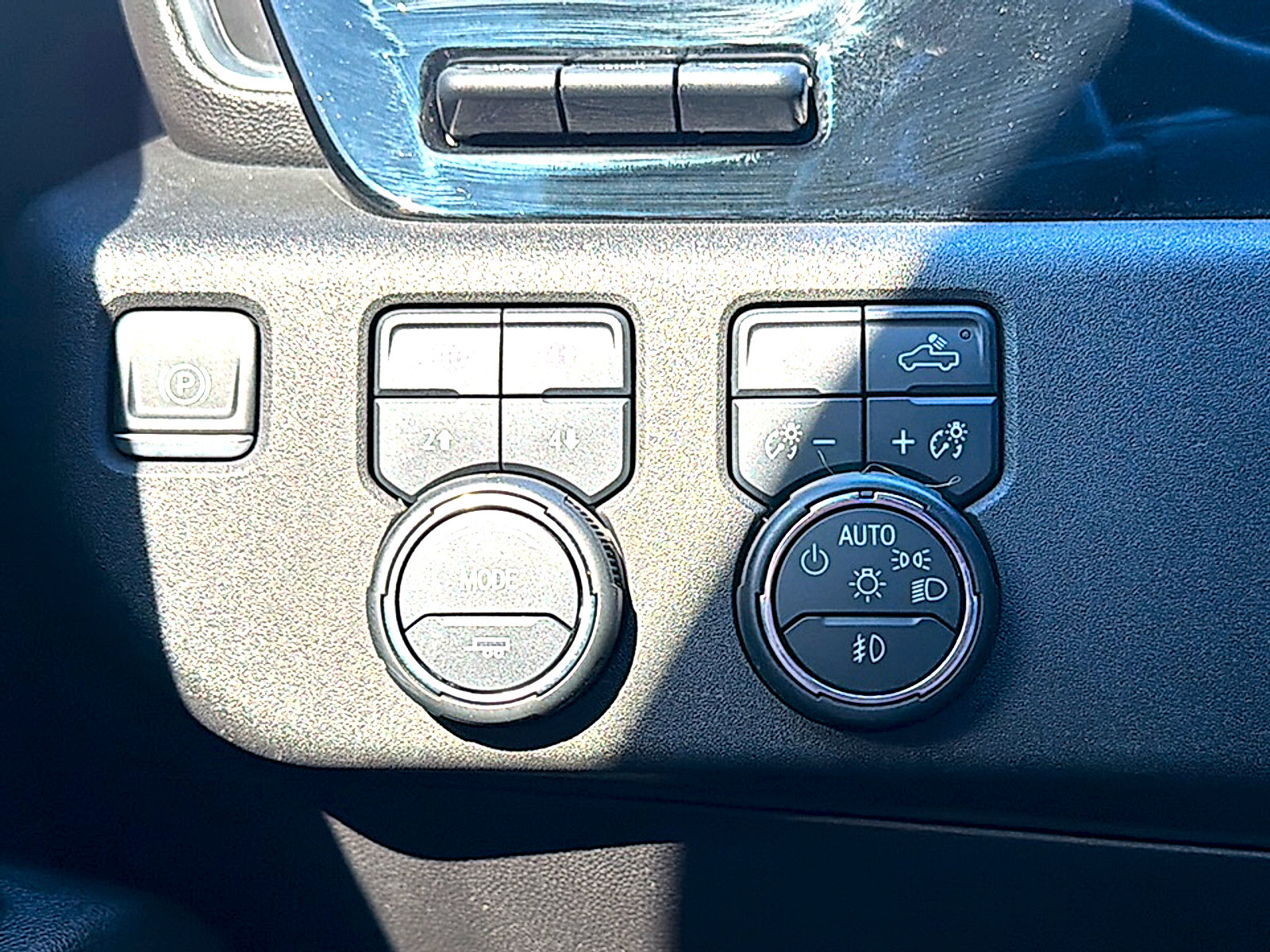 Used 2023 Chevrolet Silverado 1500 High Country w/ High Country Premium Package AWD/4WD image 38