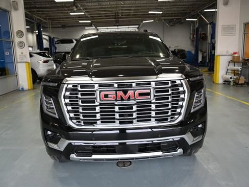 New 2026 GMC Yukon Denali w/ Denali Reserve Package image 2
