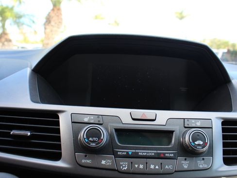 Used 2013 Honda Odyssey Touring Elite image 21