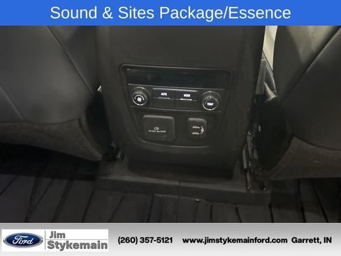 Used 2020 Buick Enclave Essence w/ Sound and Sites Package FWD image 15