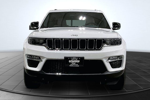 Used 2024 Jeep Grand Cherokee Limited AWD/4WD image 3