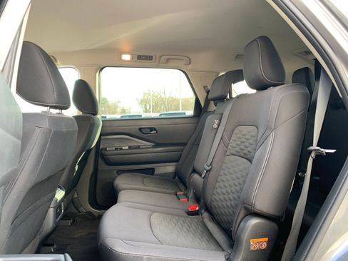 Used 2025 Nissan Pathfinder SV image 28