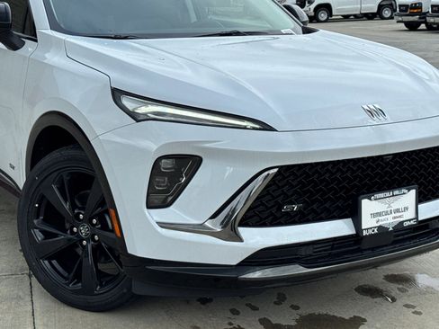 Used 2026 Buick Envision Sport Touring image 3