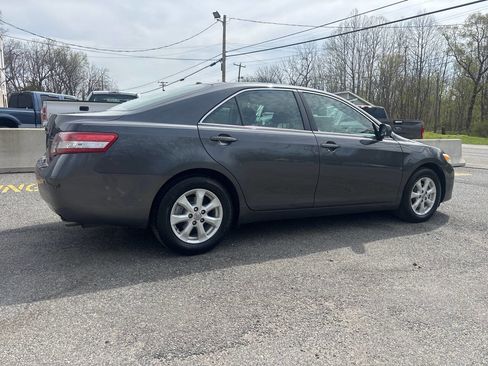 Used 2010 Toyota Camry XLE FWD image 9