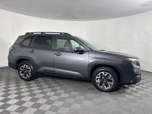 Used 2026 Subaru Forester Premium AWD/4WD image 3