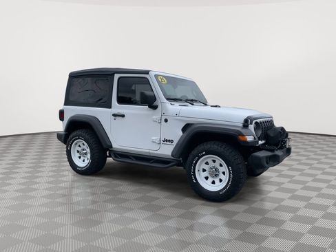 Used 2025 Jeep Wrangler Sport image 2