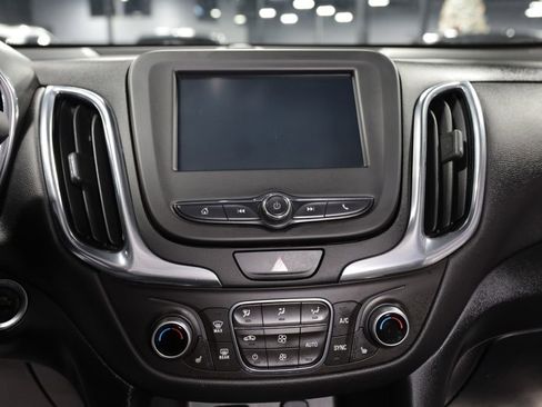 Used 2018 Chevrolet Equinox LT image 23