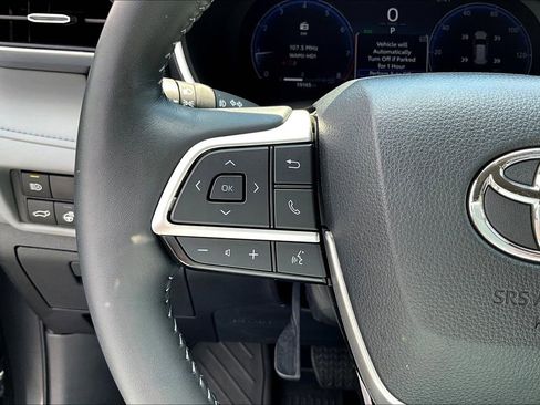 Used 2024 Toyota Highlander Limited image 18