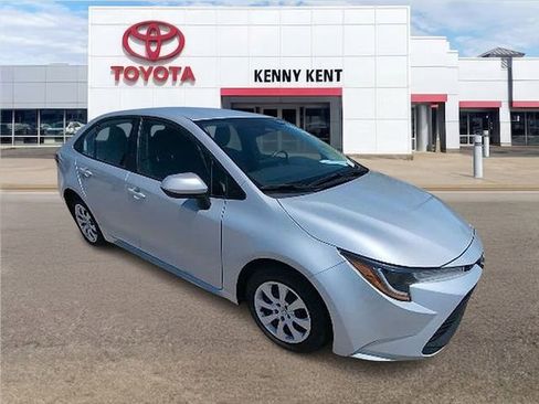 Certified 2025 Toyota Corolla LE FWD image 1